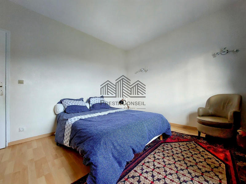 Maison - 214 m² - 7 pièces