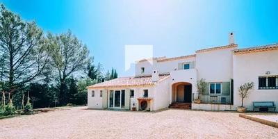 Maison - 240 m² - 7 pièces