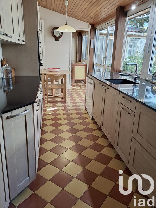 Maison - 280 m² - 8 pièces