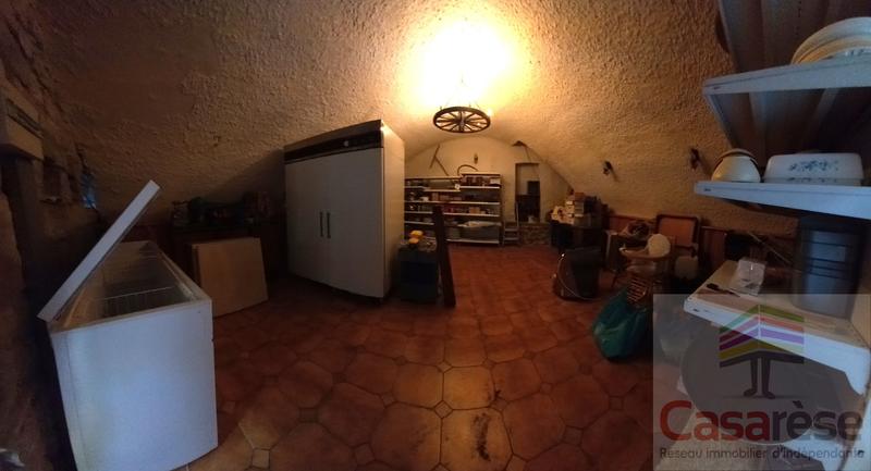 Maison - 242 m² - 9 pièces