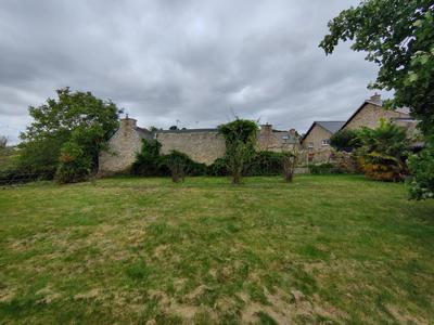 Terrain constructible - 1 695 m²