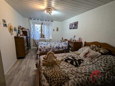 Maison - 180 m² - 8 pièces