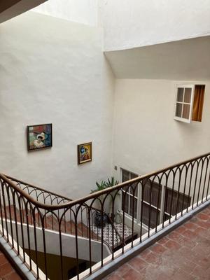 Maison - 320 m² - 8 pièces