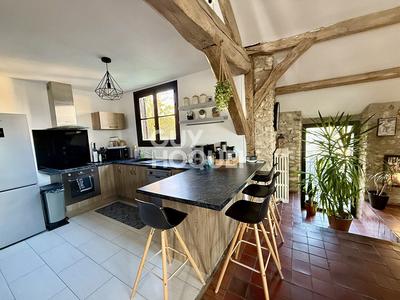 Maison - 216 m² - 10 pièces