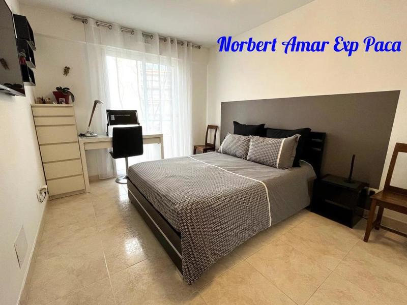 Appartement - 100 m² - 5 pièces