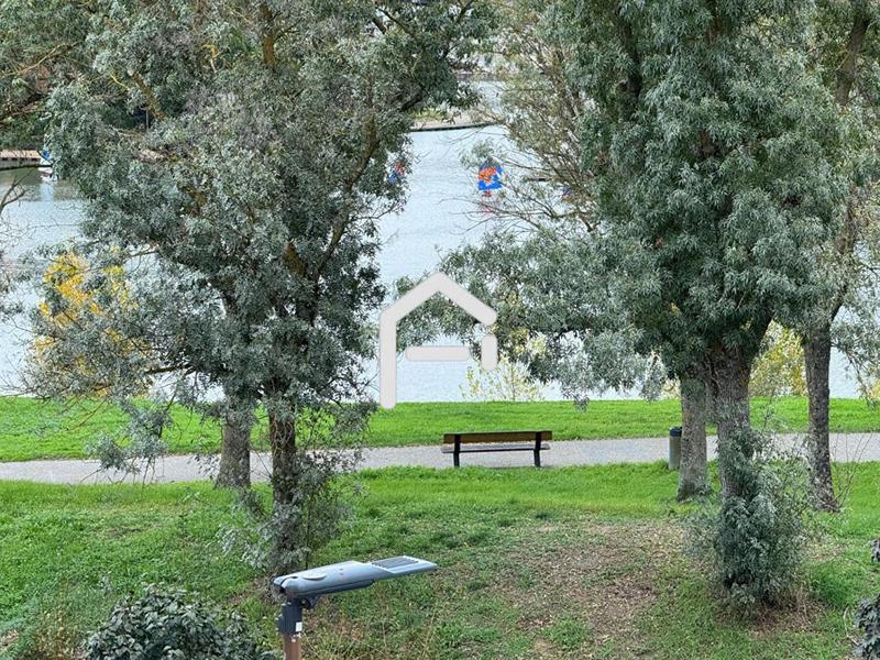 Appartement - 100 m² - 5 pièces