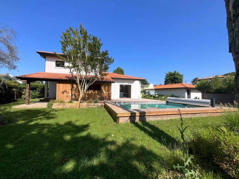 Maison - 145 m² - 6 pièces