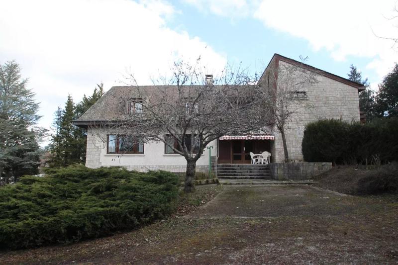 Maison - 272 m² - 11 pièces