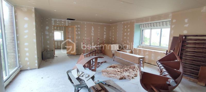 Propriété - 300 m² - 1 pièce