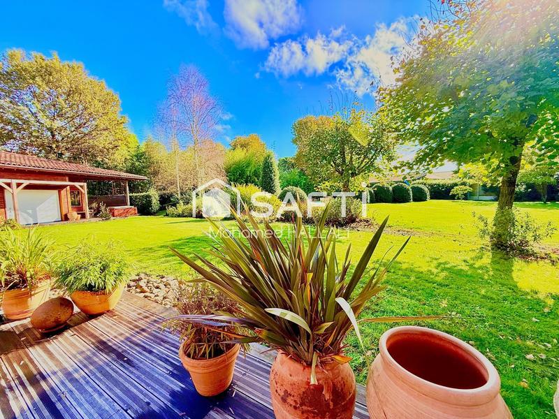 Villa - 243 m² - 5 pièces