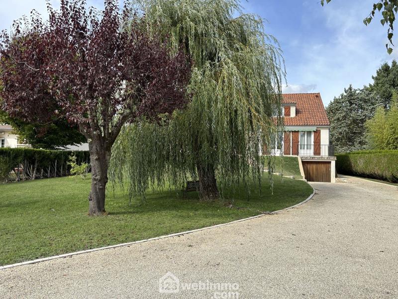 Maison - 206 m² - 11 pièces