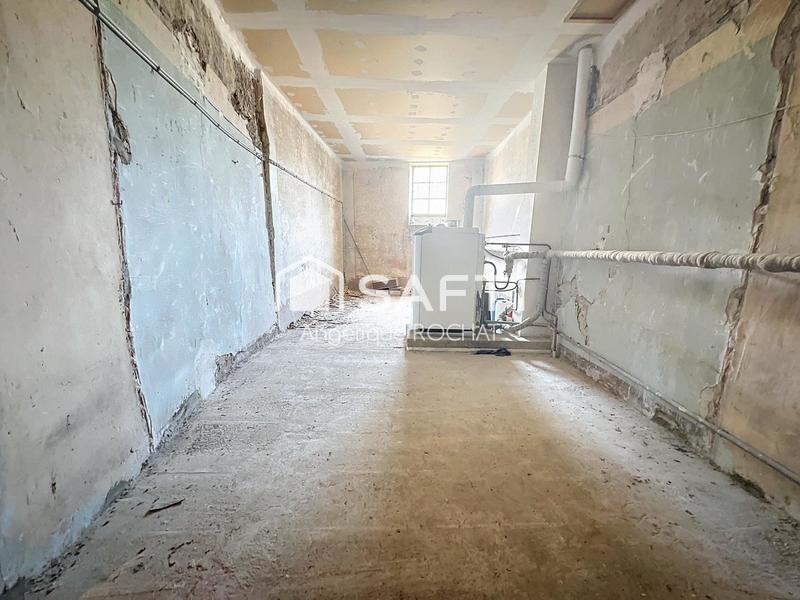 Maison - 370 m² - 12 pièces