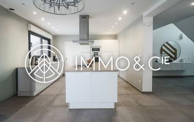 Maison - 260 m² - 6 pièces