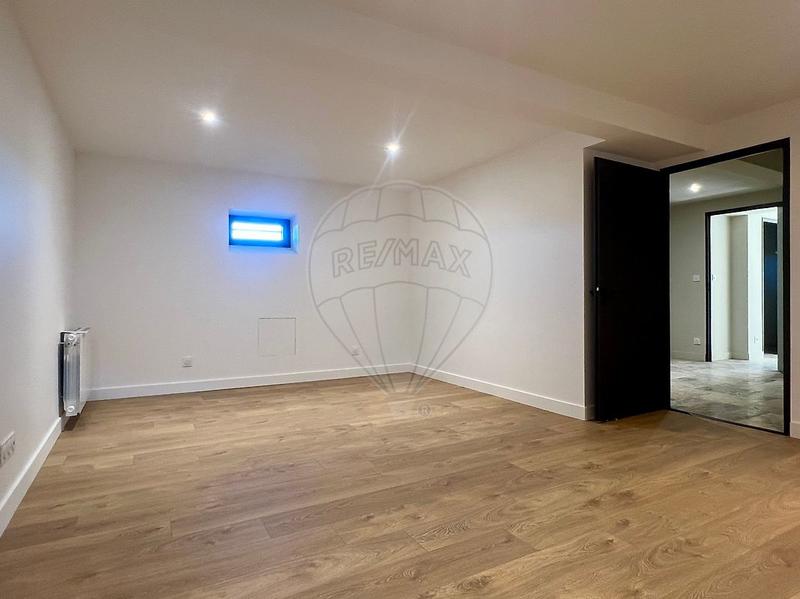 Maison - 180 m² - 6 pièces