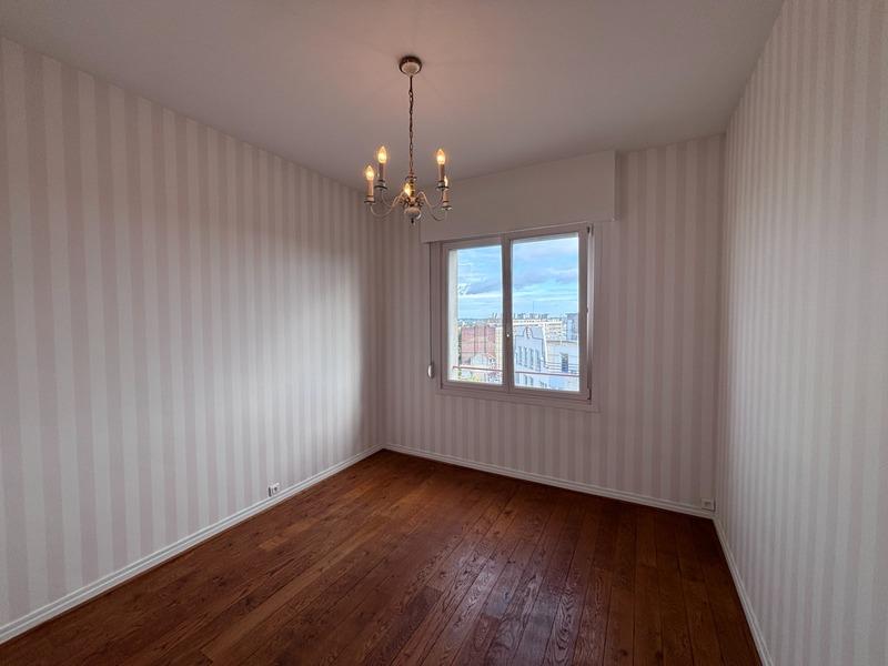 Appartement - 120 m² - 6 pièces