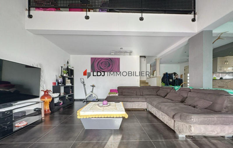 Villa - 181 m² - 5 pièces