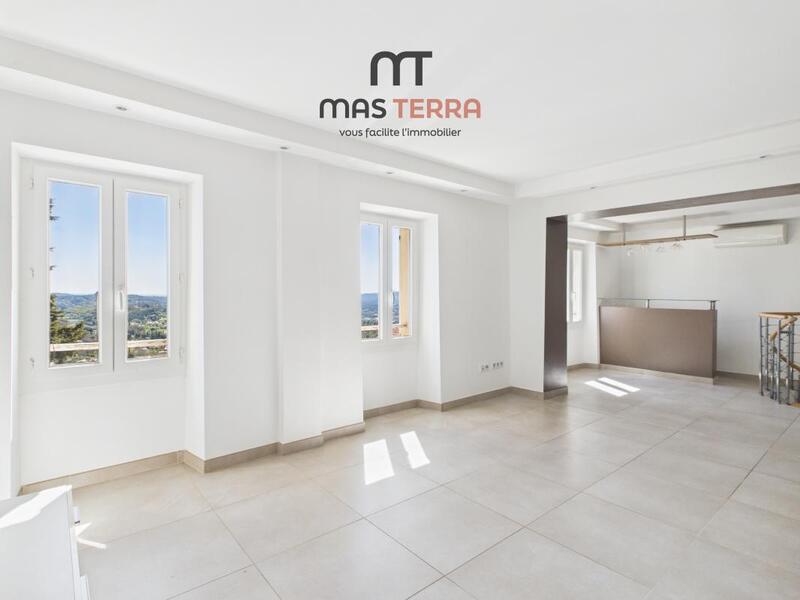 Maison - 99 m² - 4 pièces