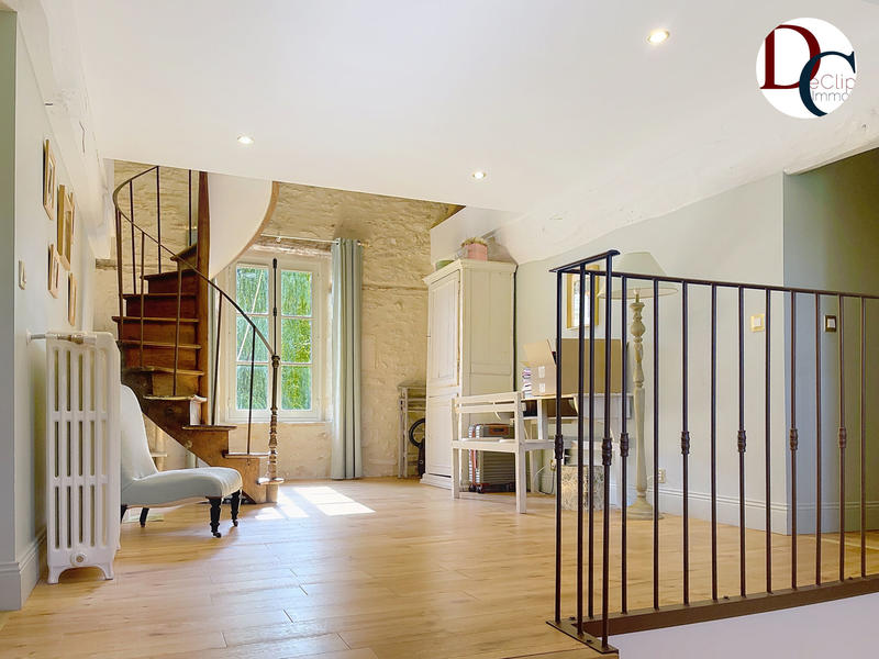 Maison - 405 m² - 11 pièces