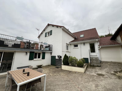 Maison - 190 m² - 7 pièces