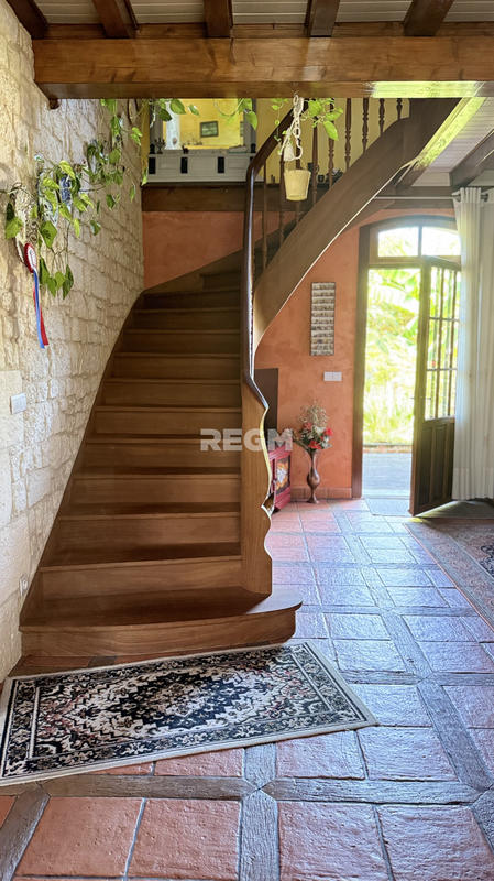 Propriété - 196 m² - 5 pièces