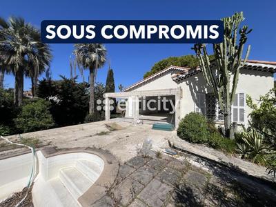 Maison - 258 m² - 6 pièces