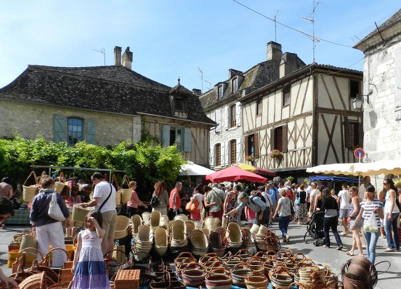 Marché traditionnel du dimanche