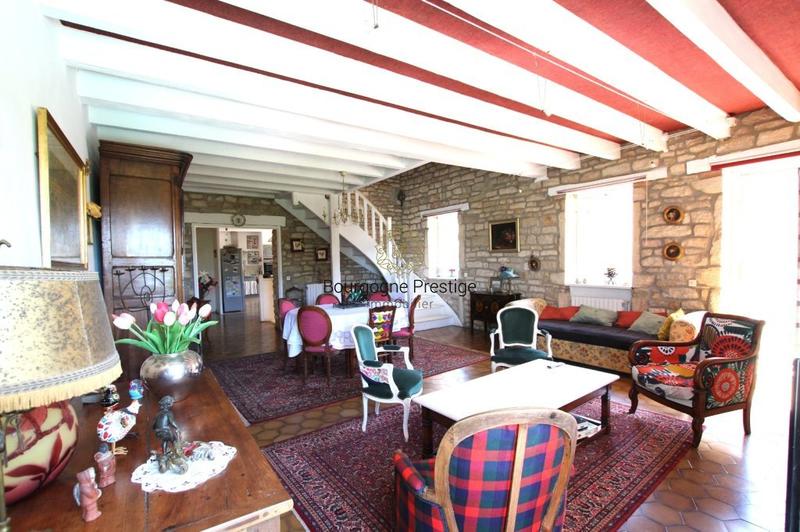 Propriété - 190 m² - 6 pièces