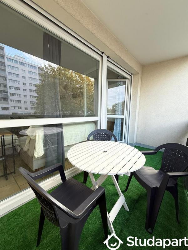 Chambre - 9 m² - 1 pièce