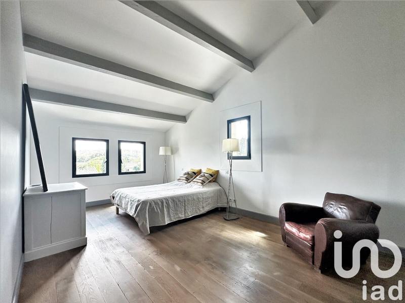 Maison - 280 m² - 8 pièces