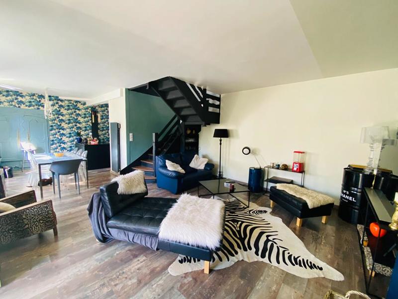 Maison - 167 m² - 7 pièces