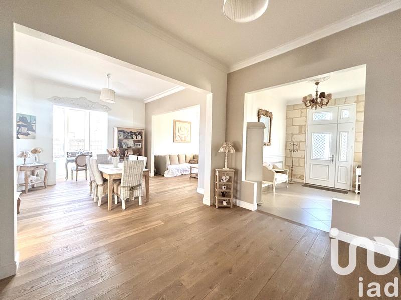 Maison - 212 m² - 5 pièces