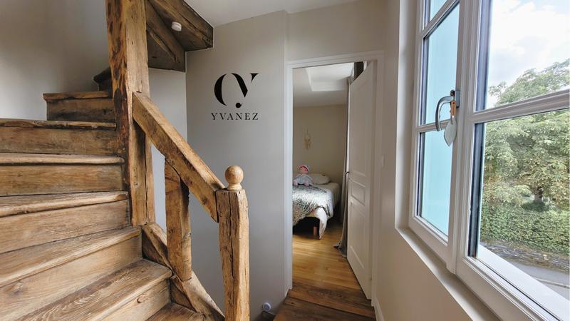 Maison - 180 m² - 7 pièces