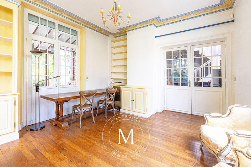 Maison - 269 m² - 10 pièces