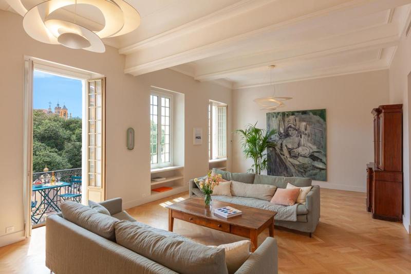 Appartement - 174 m² - 5 pièces