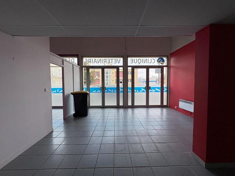 Local commercial - 204 m²