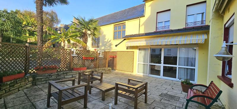 Maison - 676 m² - 22 pièces