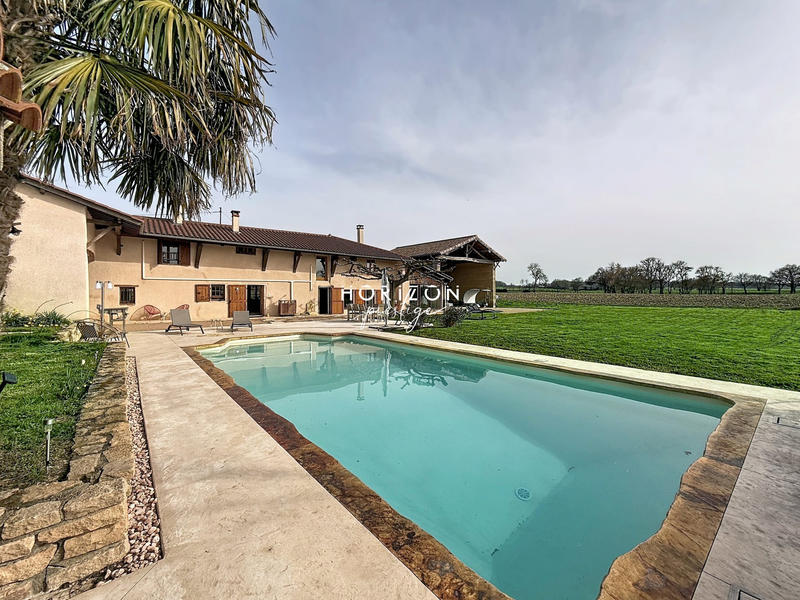 Maison ancienne - 206 m² - 8 pièces