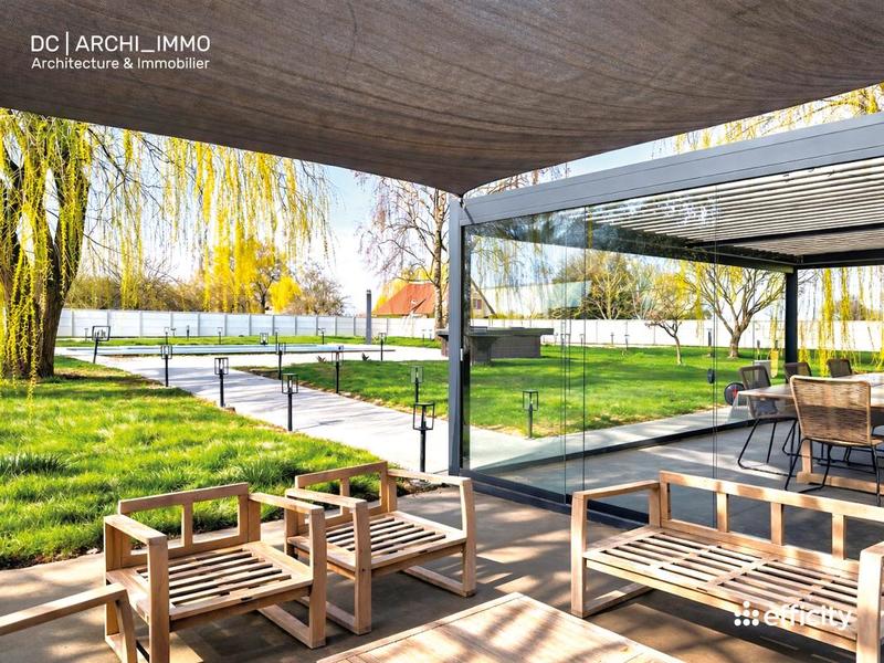 Maison - 365 m² - 9 pièces