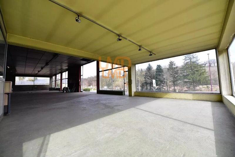 Local commercial - 630 m² - 3 pièces