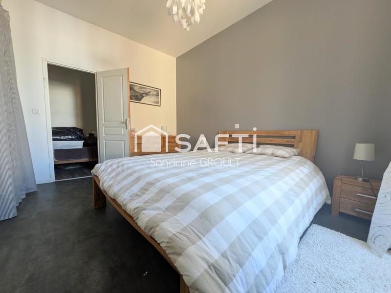 Maison - 250 m² - 10 pièces