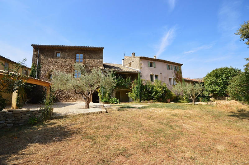 Maison en pierre - 307 m² - 8 pièces