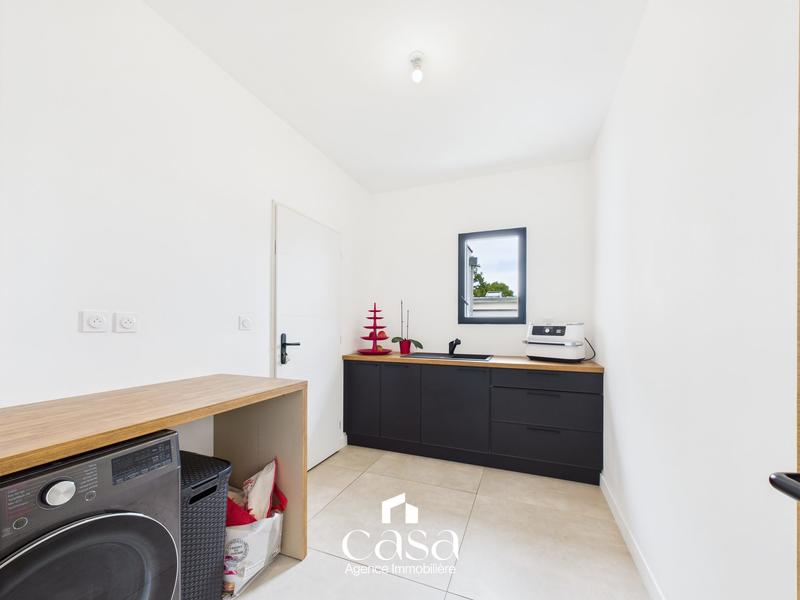 Maison - 203 m² - 7 pièces