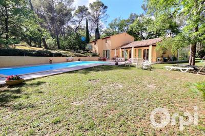 Maison - 247 m² - 7 pièces