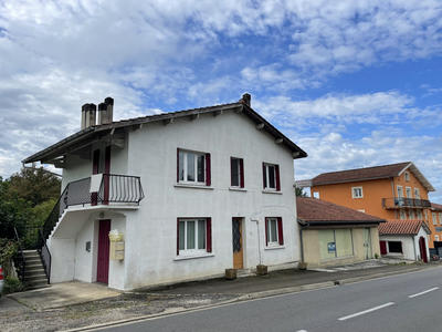 Maison de village - 120 m² - 15 pièces