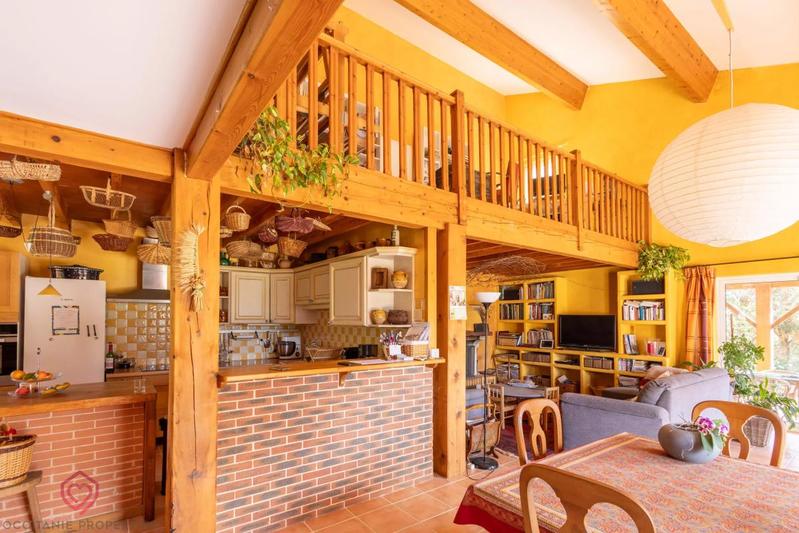 Maison - 275 m² - 10 pièces