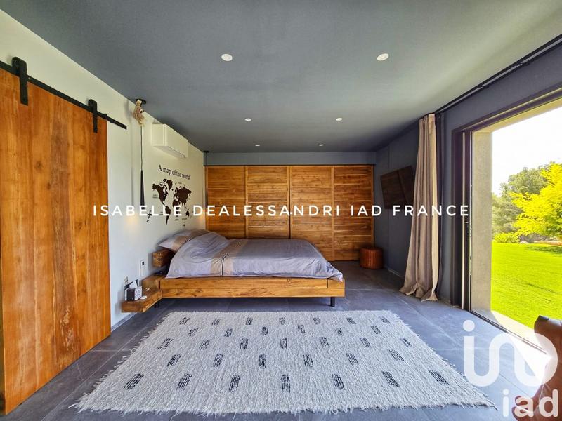 Maison - 340 m² - 10 pièces
