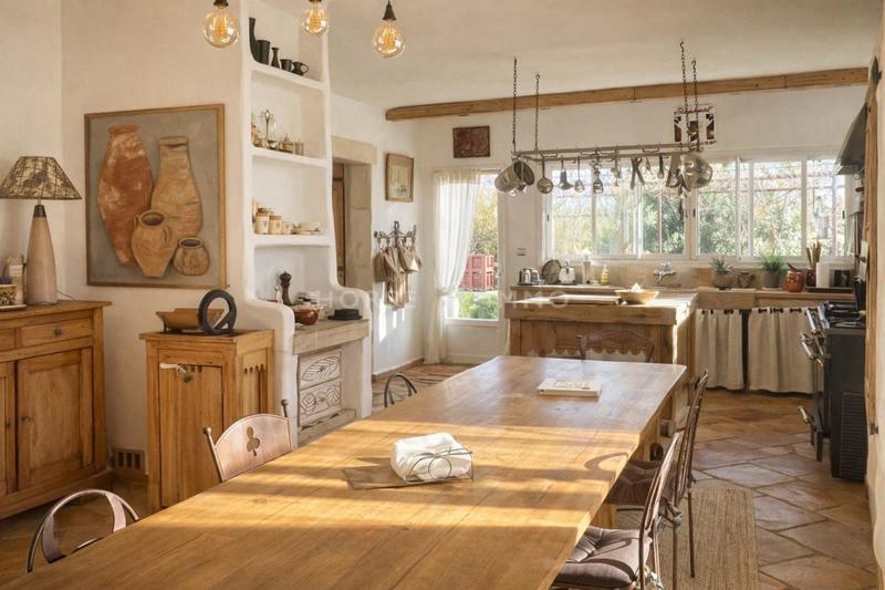 Mas - 300 m² - 9 pièces