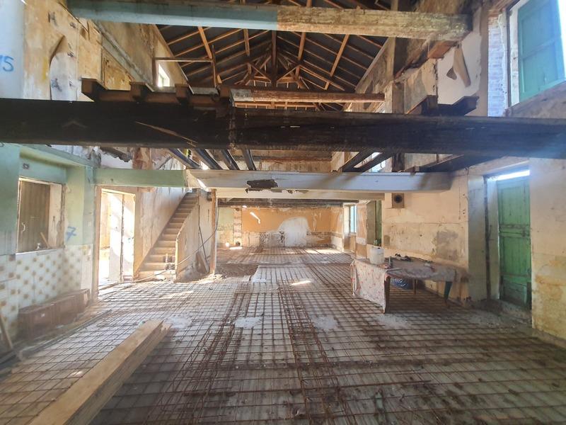 Maison - 400 m² - 7 pièces