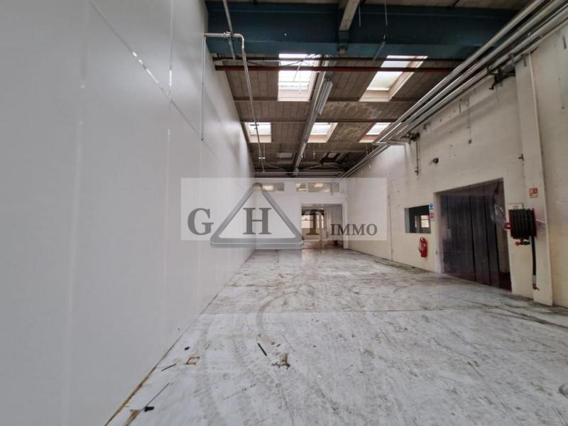 Entrepôt - 5 850 m²