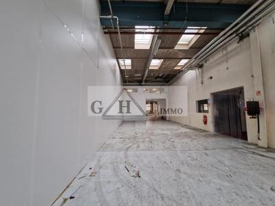 Entrepôt - 5 850 m²